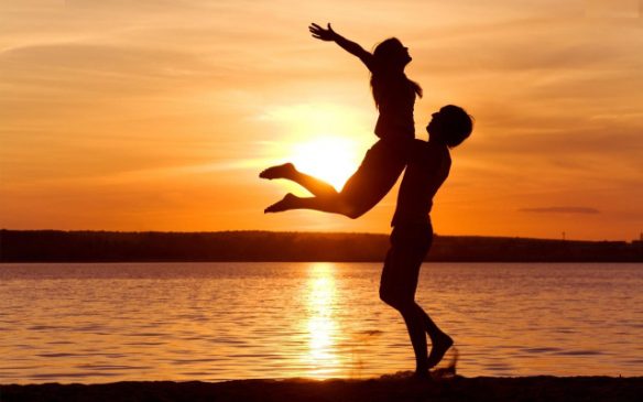 Hábitos prácticos para sentirse feliz... Pareja 584x365