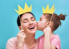 Madre E Hija 240x172