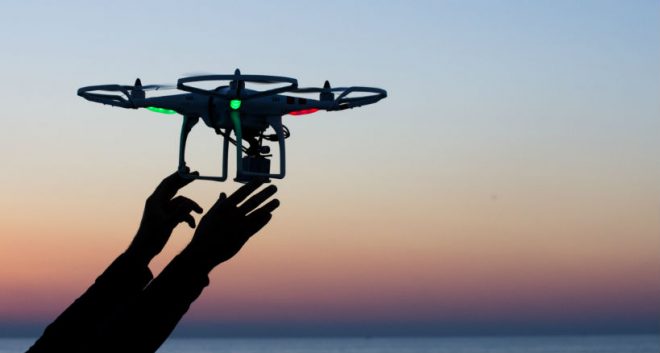 Drones autónomos y que responden con gestos, son las novedades del sector… Dron Color 660x353