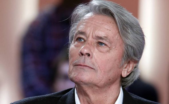 Alain Delon confiesa haber sido acosado por varias mujeres… Superralain 590x365