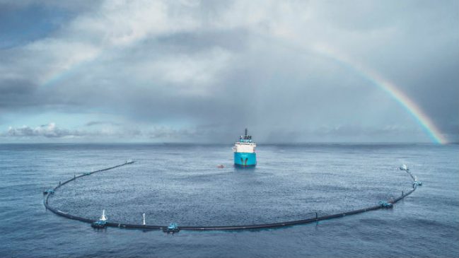 "Continuaremos probando": La estructura flotante de The Ocean Cleanup aún no retiene el plástico... Clean 4 649x365