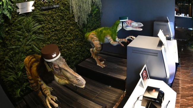 Un hotel japonés que tenia dinosaurios como recepcionistas decide “despedir” a la mitad de los robots por las quejas de los huéspedes… Dinos 650x365