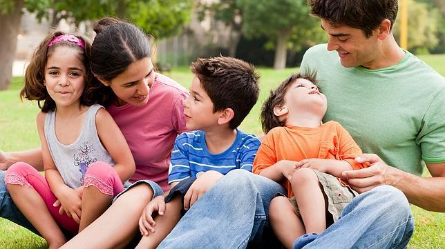 La comunicación y el amor de padres ayudan a los niños autistas... Autismo Flia