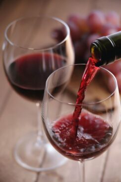 Las ventajas de beber vino cada día… Salud 244x365
