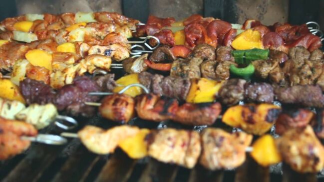 Pinchos morunos caseros: receta facil de carne adobada para la plancha o la barbacoa… Pijnmor4 649x365